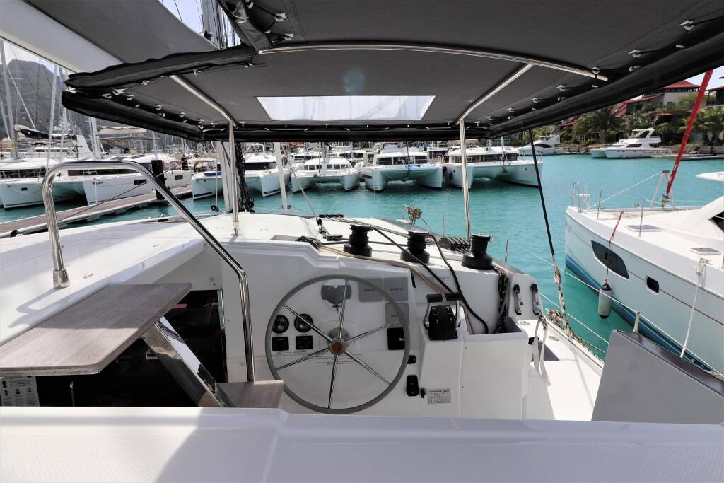 Fountaine Pajot Lucia 40 Lucinda