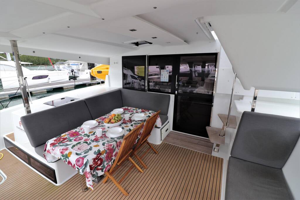 Fountaine Pajot Lucia 40 Lucinda