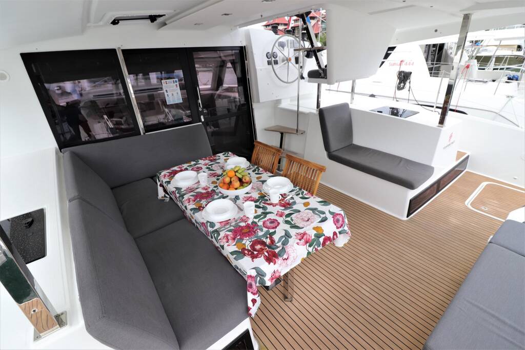 Fountaine Pajot Lucia 40 Lucinda