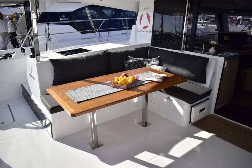 Fountaine Pajot Lucia 40 Nala