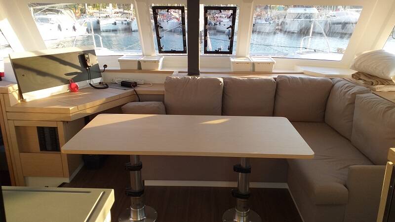 Fountaine Pajot Lucia 40 El Camino