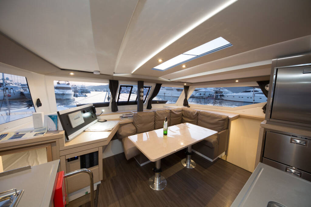 Fountaine Pajot Lucia 40 Sunrise