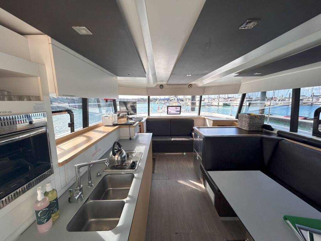 Fountaine Pajot MY 37 PLUTON_DB