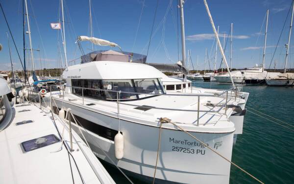 Fountaine Pajot MY 37 Mare Tortuga