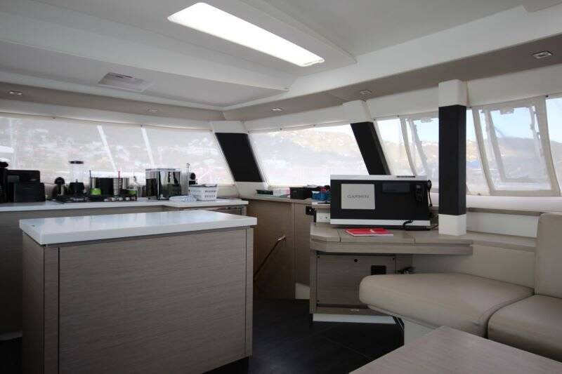 Fountaine Pajot Saba 50 Apres Ski