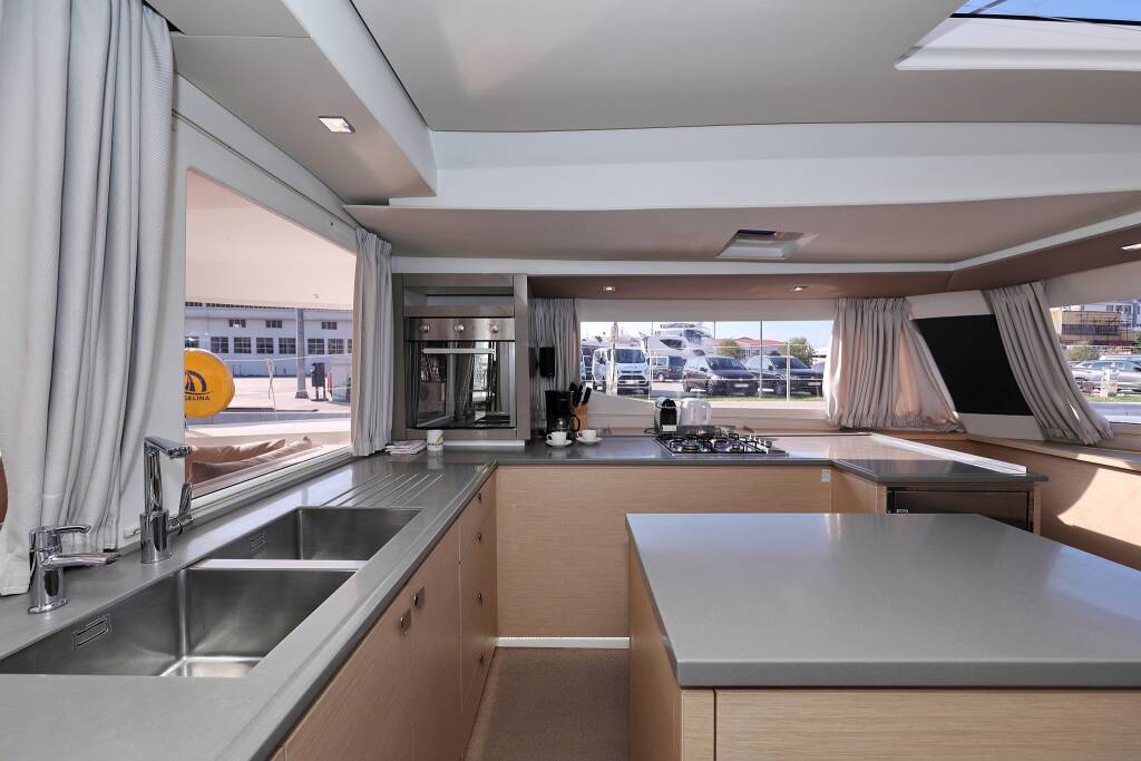 Fountaine Pajot Saba 50 Poco Loco