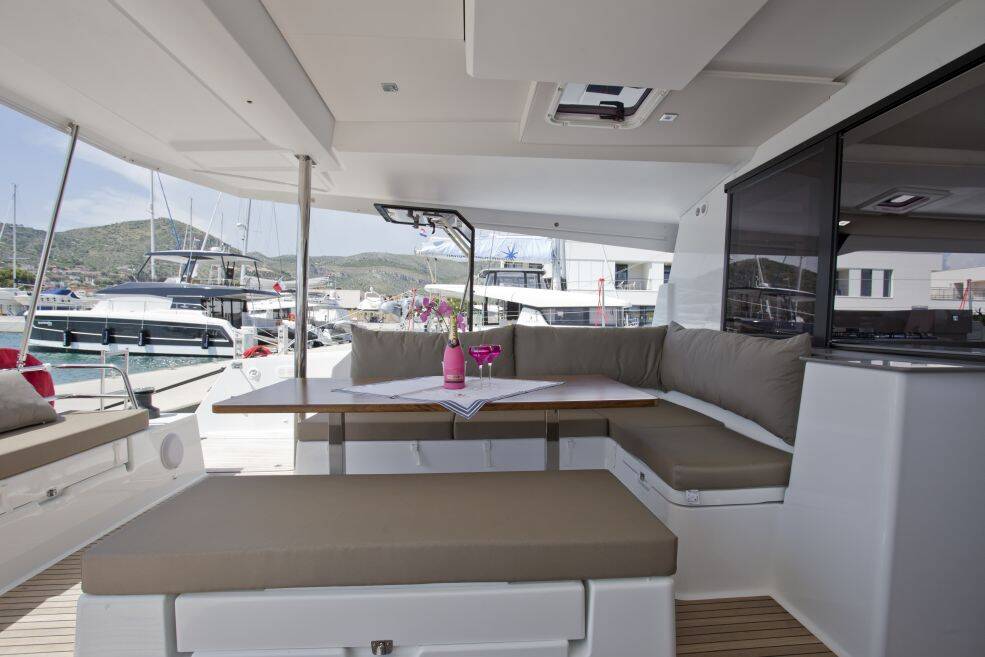 Fountaine Pajot Saona 47 Quintet FREJA