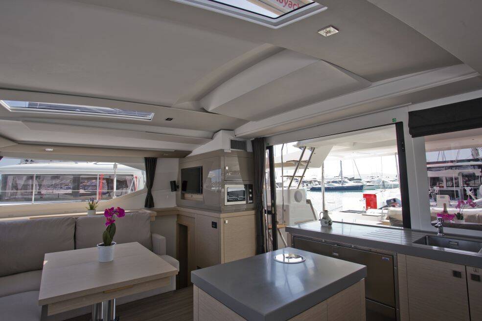 Fountaine Pajot Saona 47 Quintet FREJA