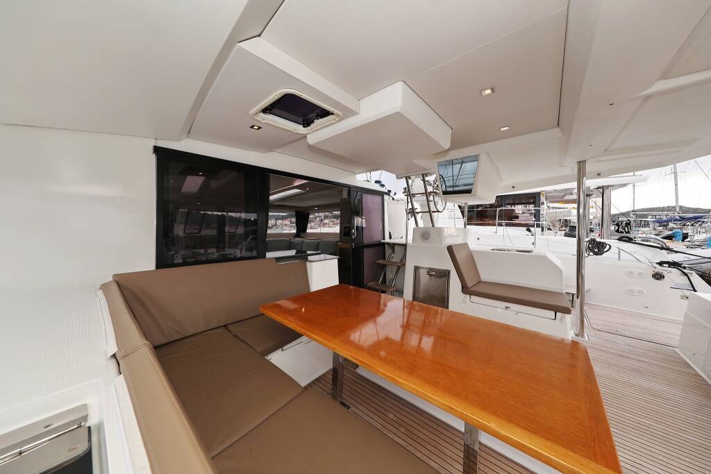 Fountaine Pajot Saona 47 Quintet Martin V