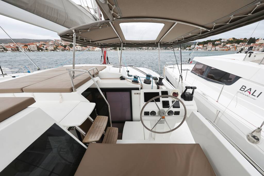 Fountaine Pajot Saona 47 Quintet Martin V