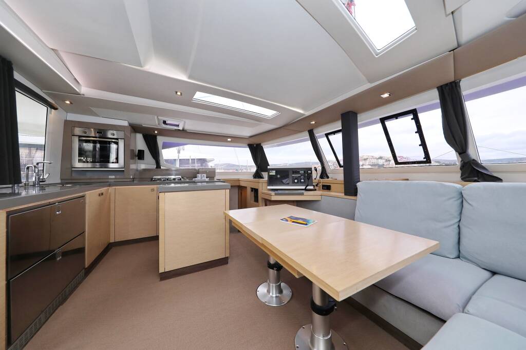 Fountaine Pajot Saona 47 Quintet Martin V