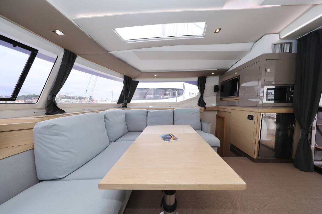 Fountaine Pajot Saona 47 Quintet Martin V