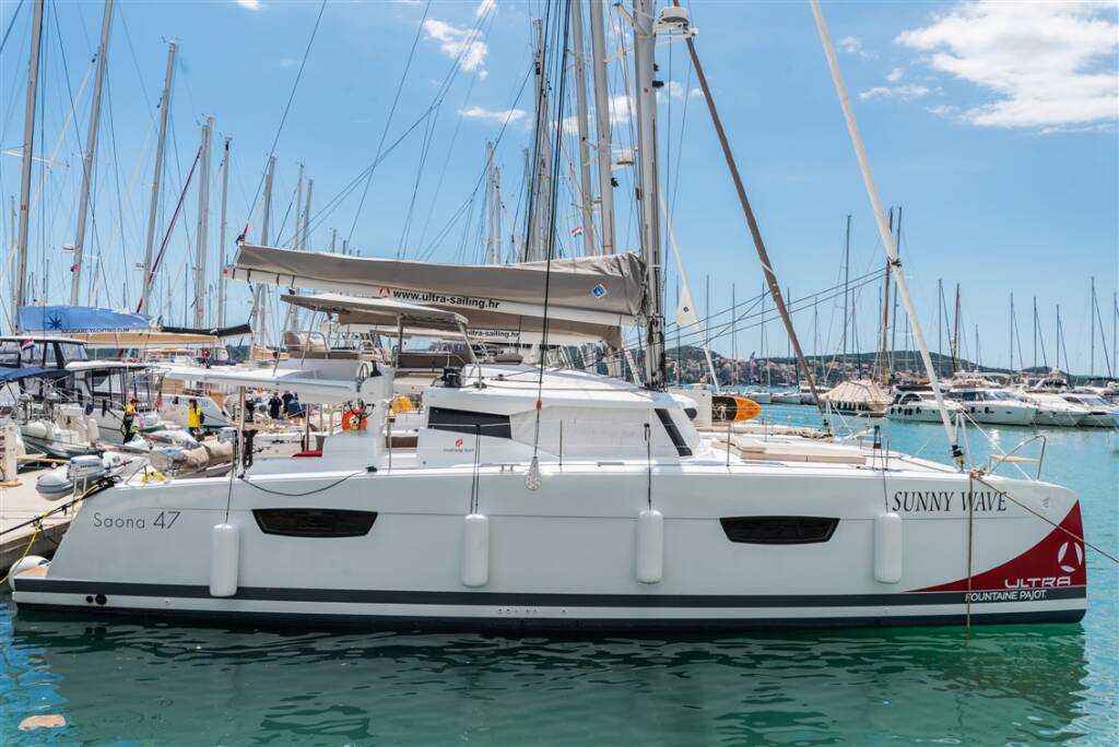 Fountaine Pajot Saona 47 Quintet Sunny Wave