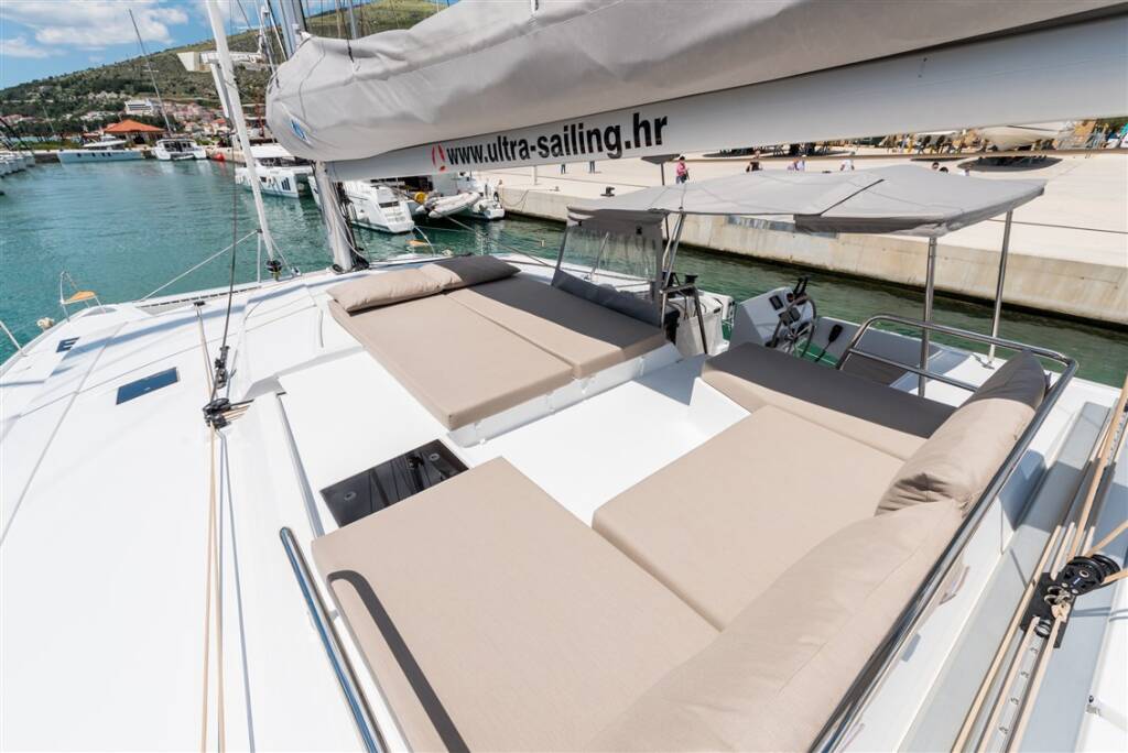 Fountaine Pajot Saona 47 Quintet Sunny Wave