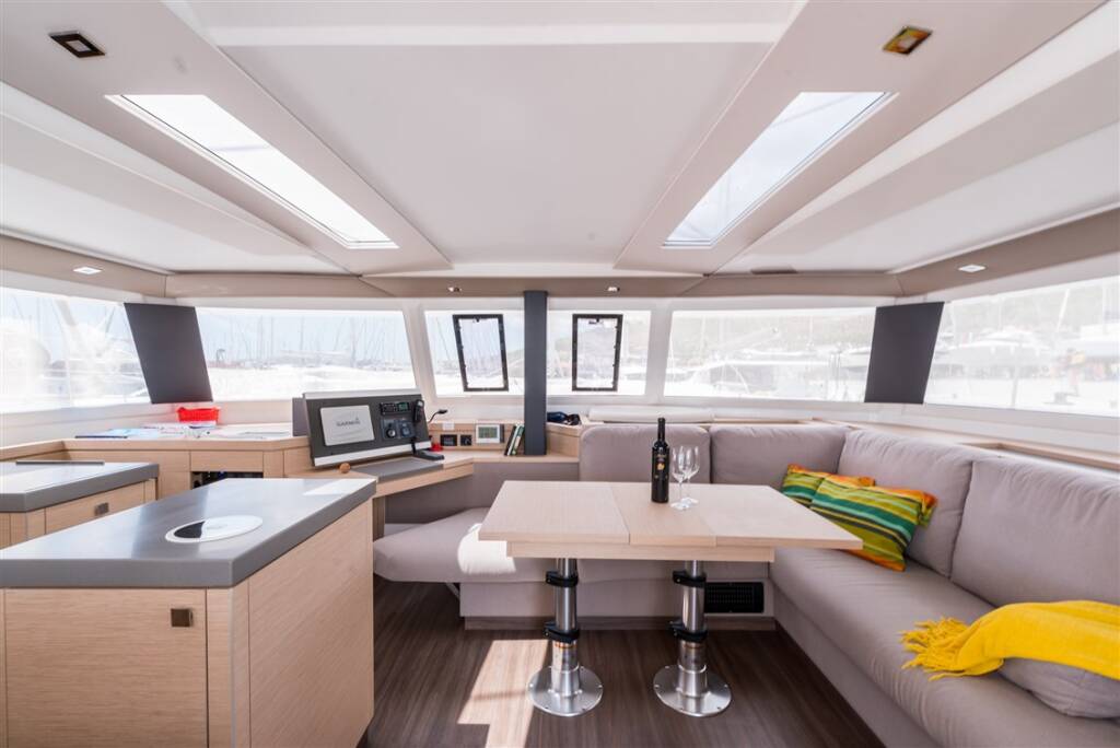 Fountaine Pajot Saona 47 Quintet Sunny Wave