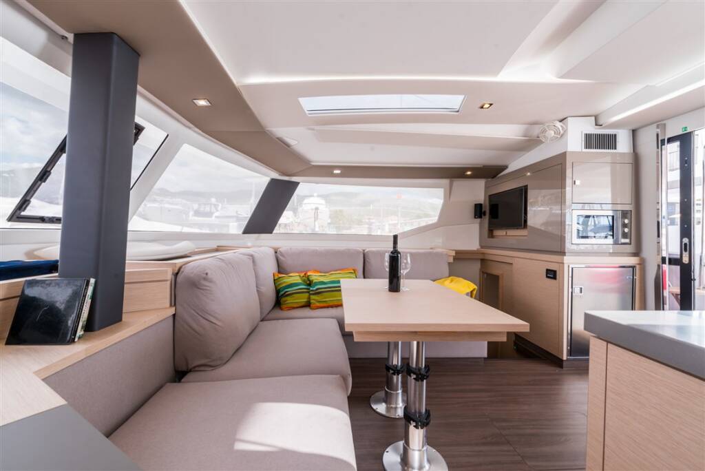 Fountaine Pajot Saona 47 Quintet Sunny Wave