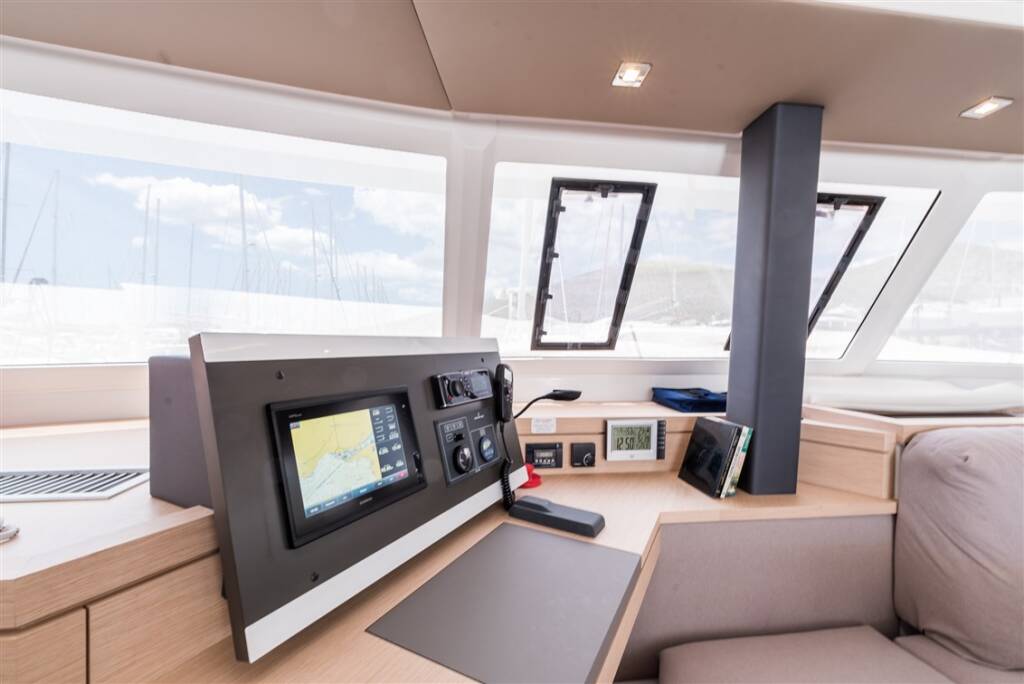 Fountaine Pajot Saona 47 Quintet Sunny Wave