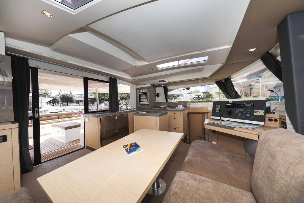 Fountaine Pajot Saona 47 Quintet Tamara V