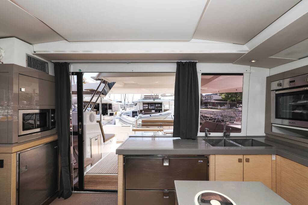 Fountaine Pajot Saona 47 Quintet Tamara V