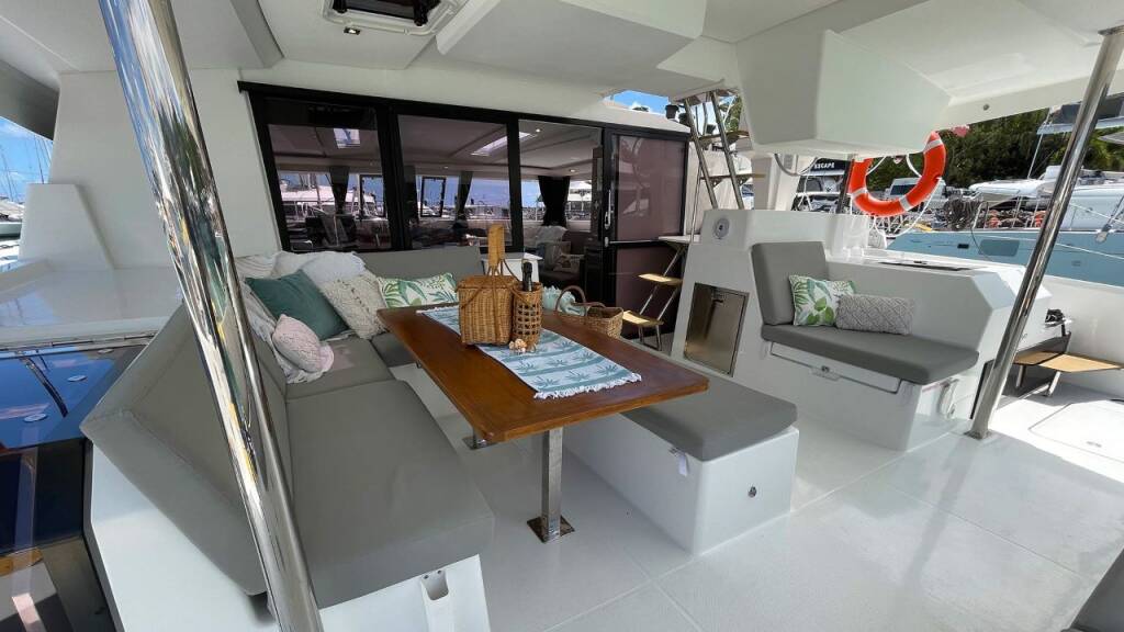 Fountaine Pajot Saona 47 PURRFECT_DB 