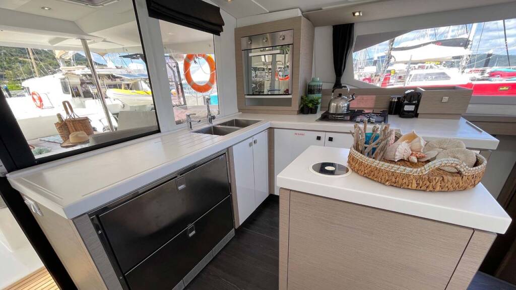 Fountaine Pajot Saona 47 PURRFECT_DB 