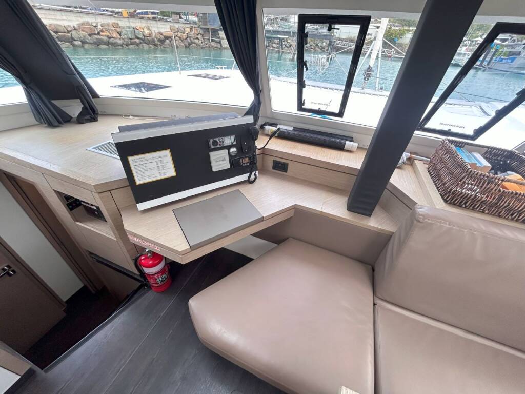 Fountaine Pajot Saona 47 PURRFECT_DB 