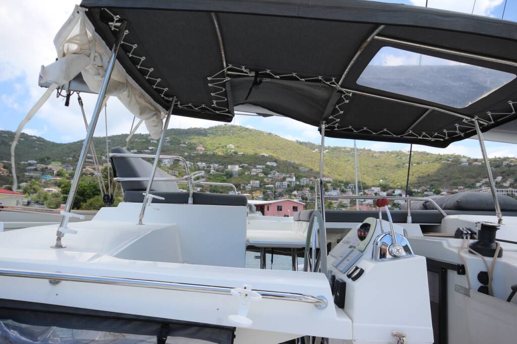 Fountaine Pajot Saona 47 Parrot Ice