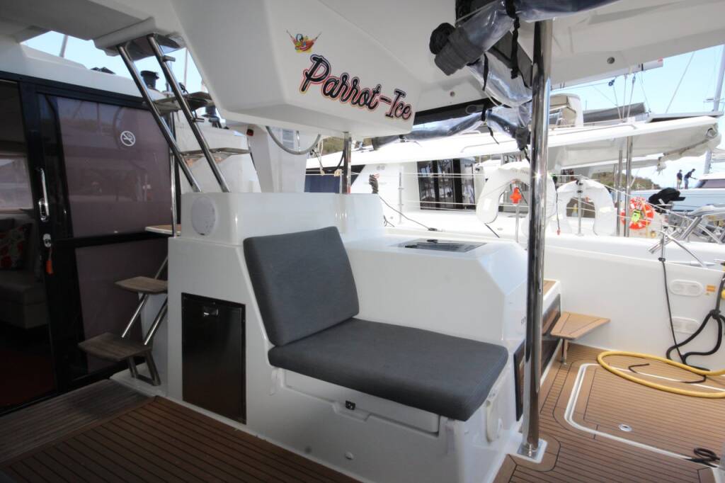 Fountaine Pajot Saona 47 Parrot Ice