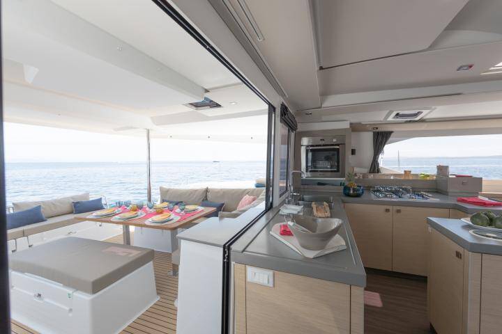 Fountaine Pajot Saona 47 Lola 2