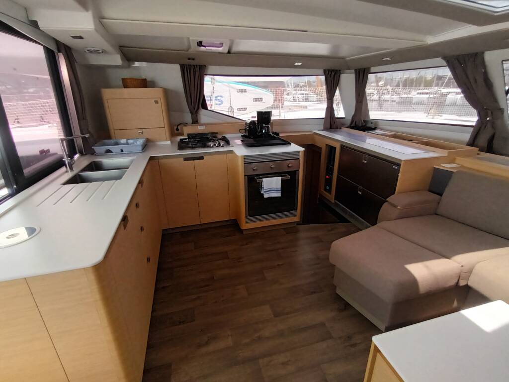 Fountaine Pajot Tanna 47 Eros