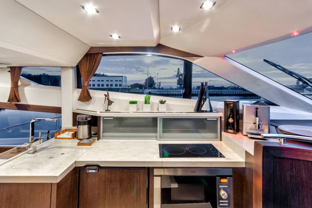 Galeon 420 Amber Blue