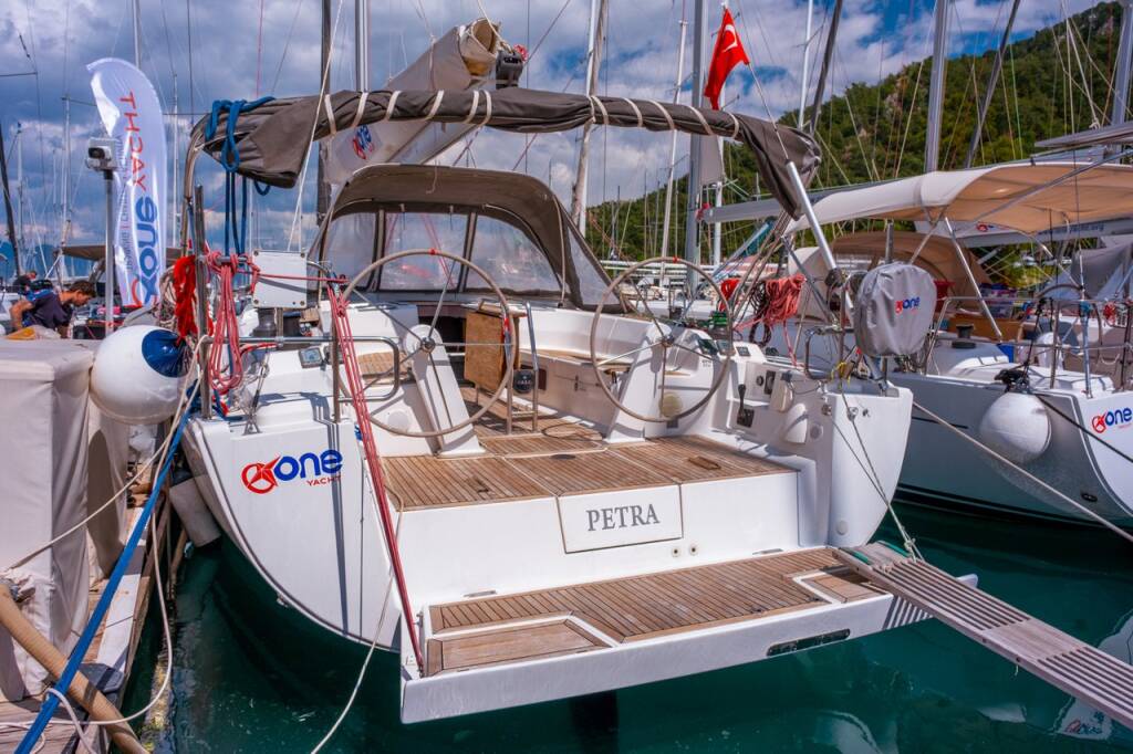 Hanse 445 Petra