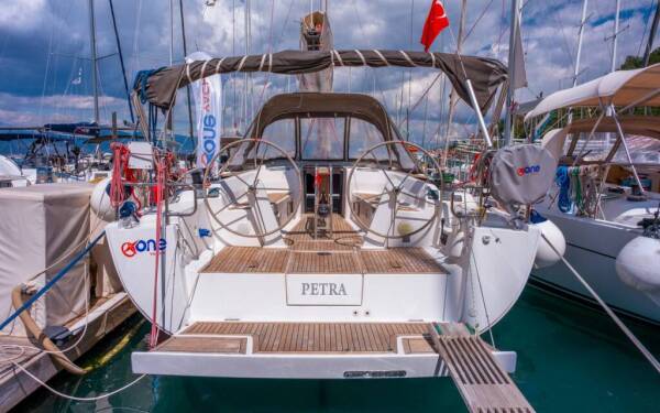 Hanse 445 Petra