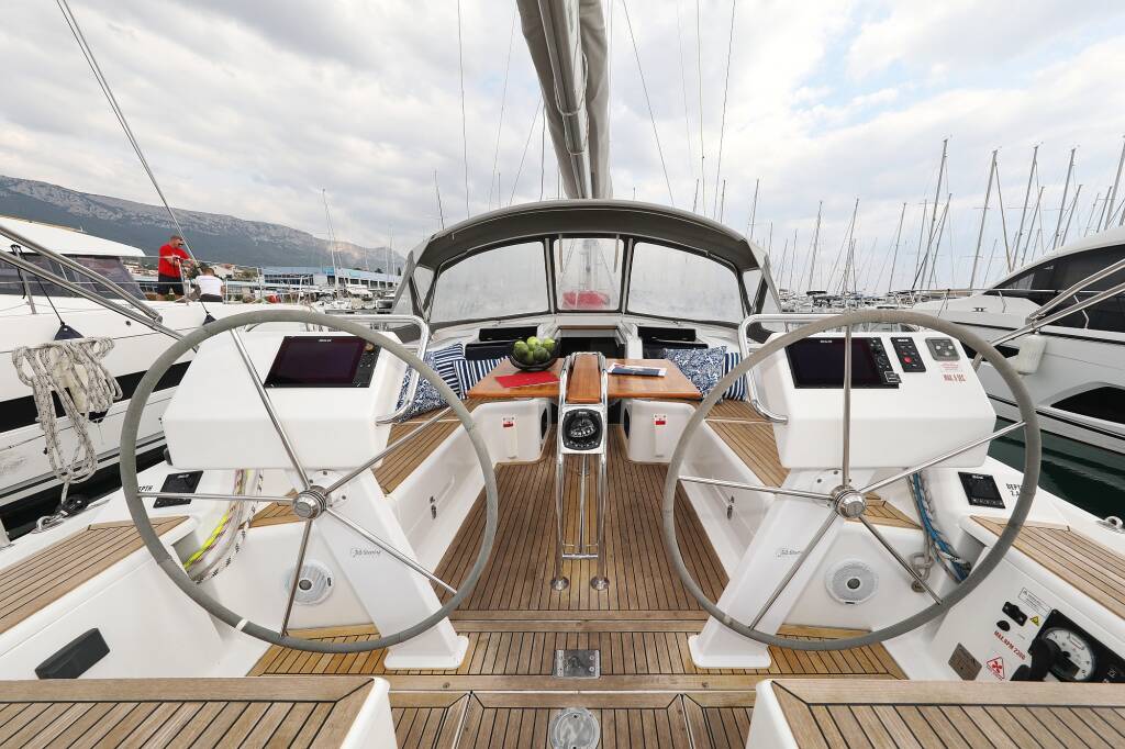 Hanse 455 Bare Necessities