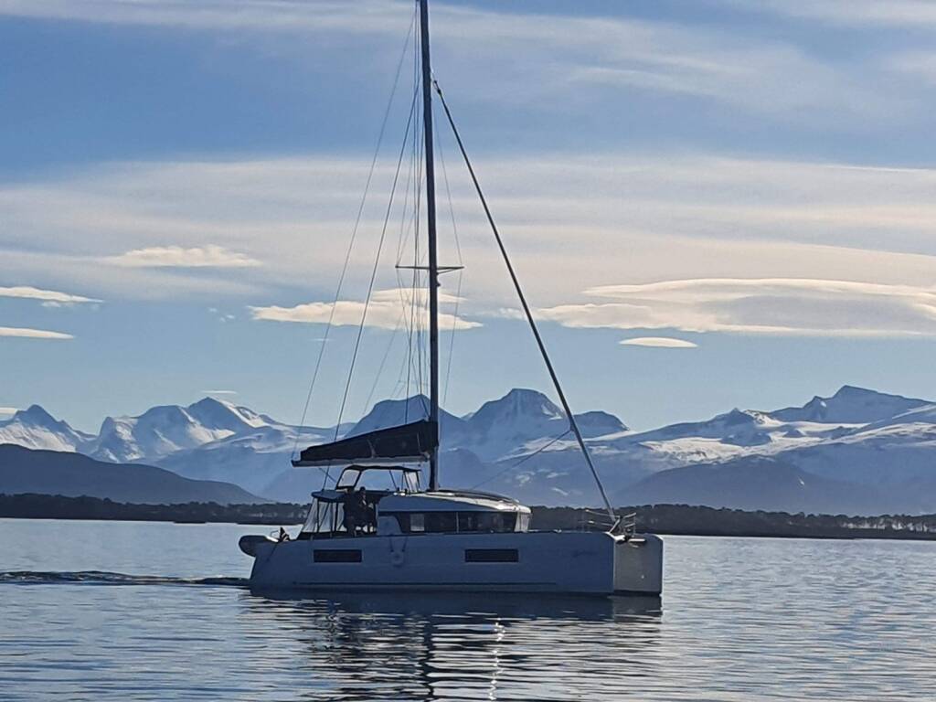 Lagoon 40 Arctic Charm