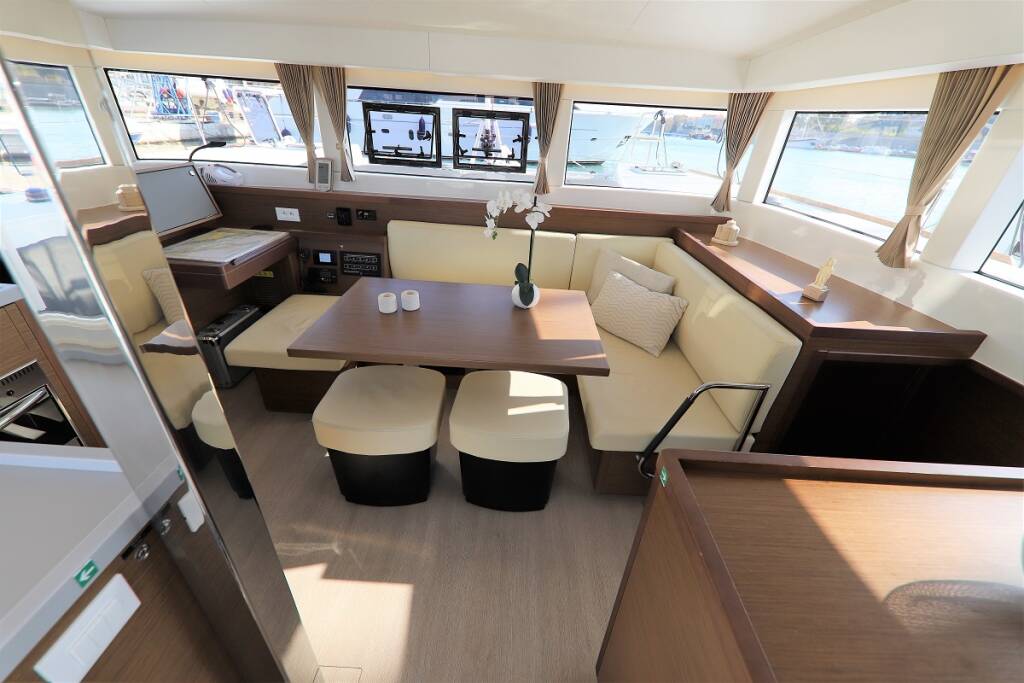 Lagoon 40 Infinity