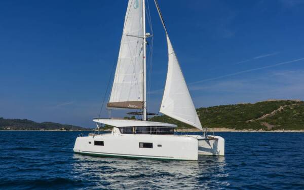 Lagoon 42 Pulsar