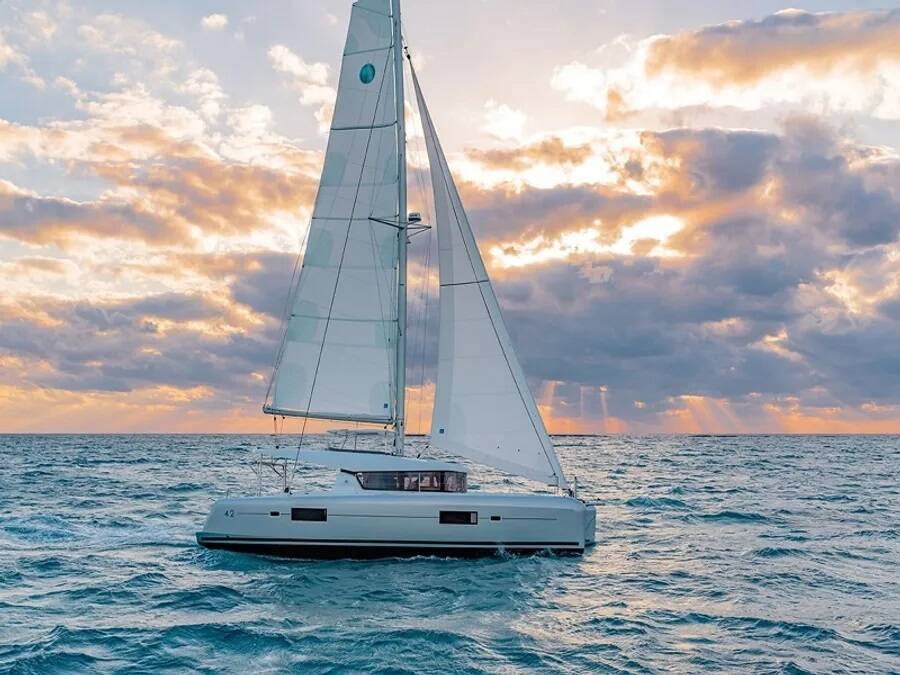 Lagoon 42 Blue Trident