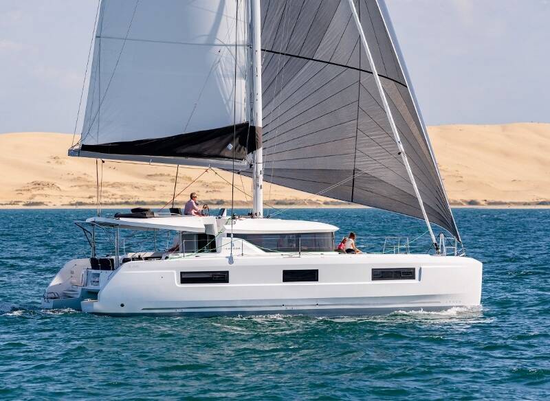 Lagoon 46 FLX