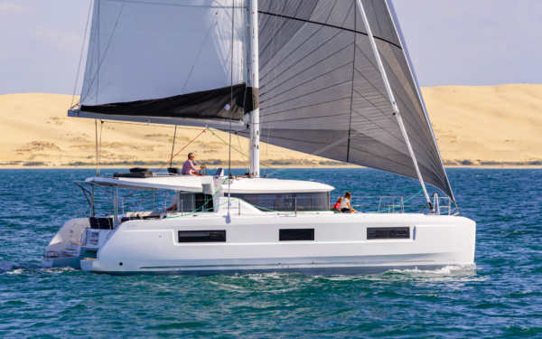 Lagoon 46 Divan