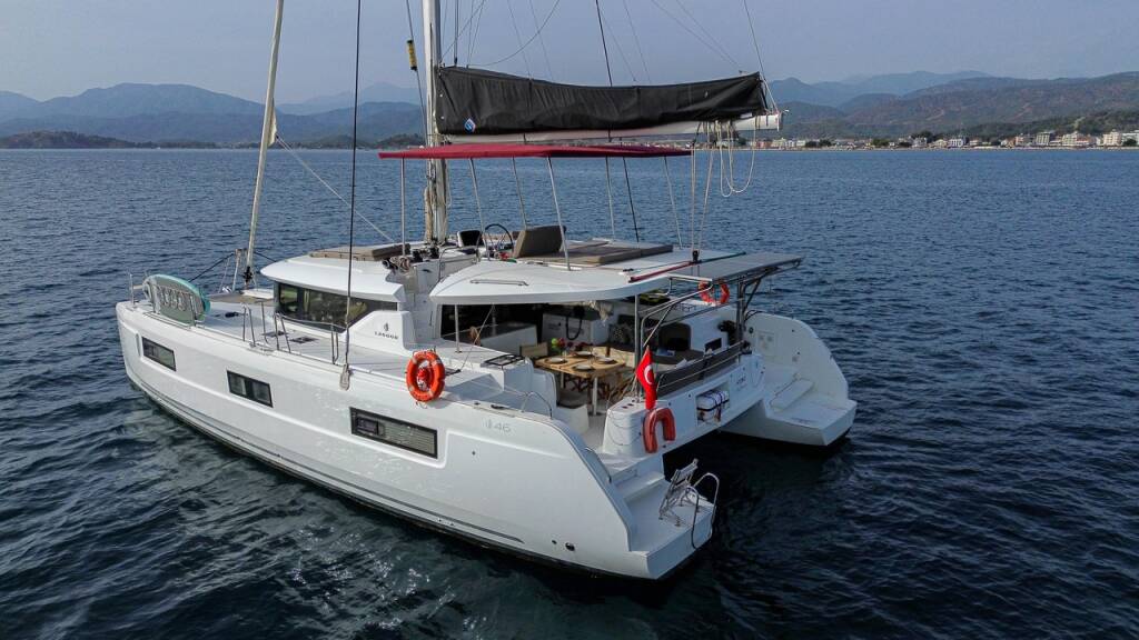 Lagoon 46 Hydra