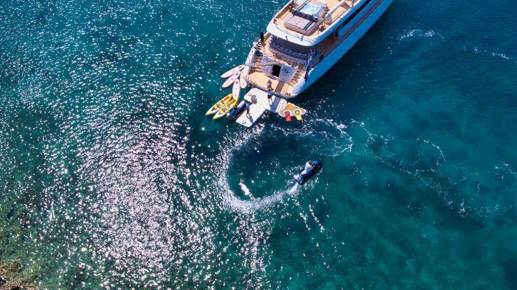 MS Custom Line M/Y Aurum Sky