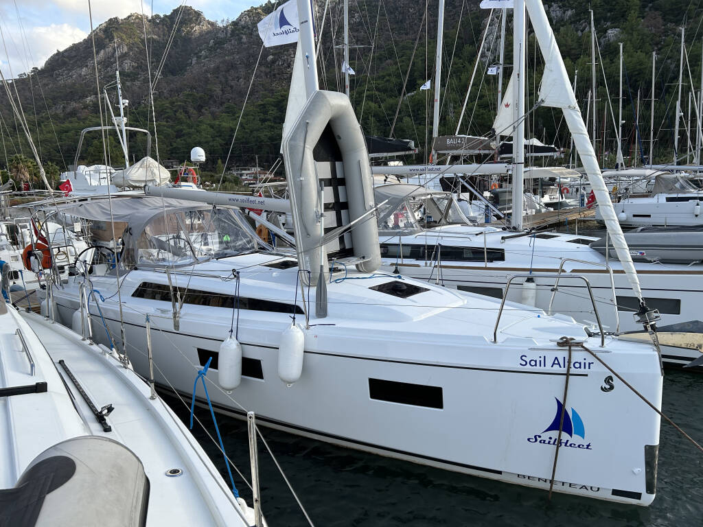 Oceanis 34.1 Sail Altair