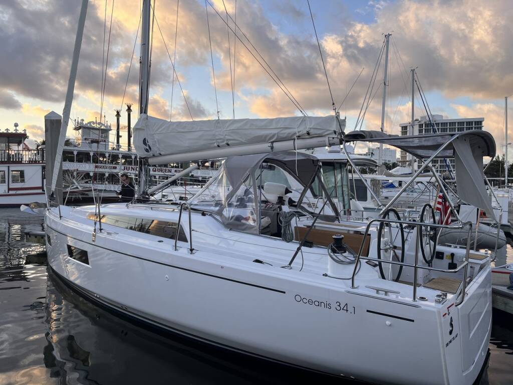 Oceanis 34.1 Sailing Spirit