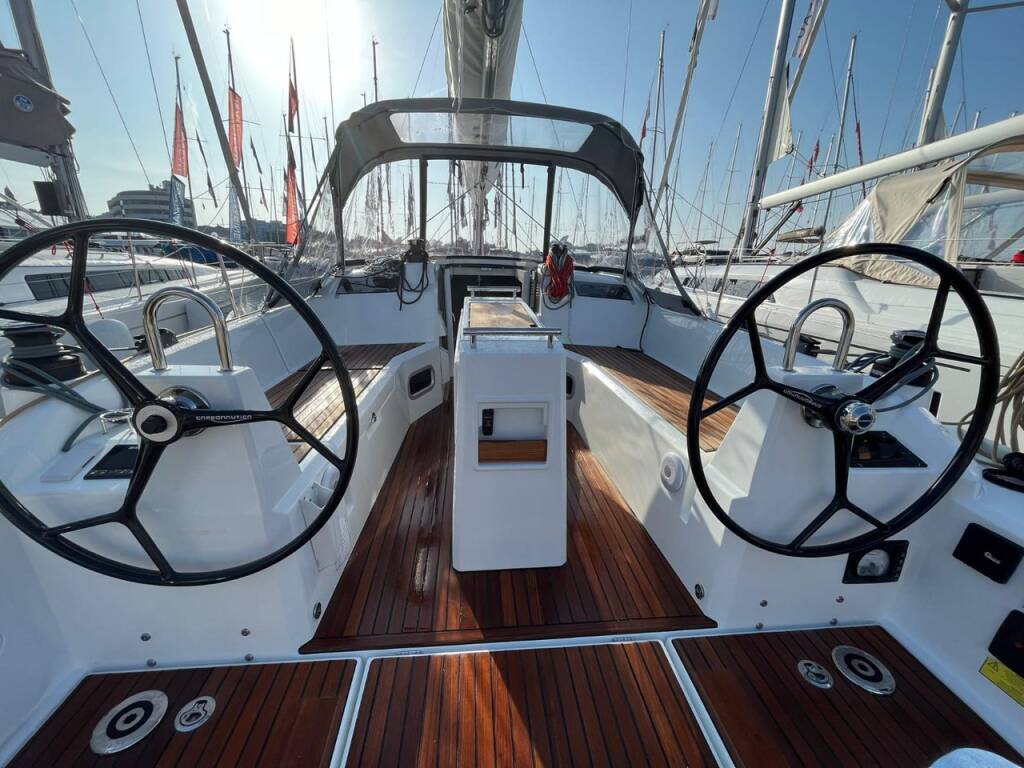 Oceanis 34.1 Sailing Spirit