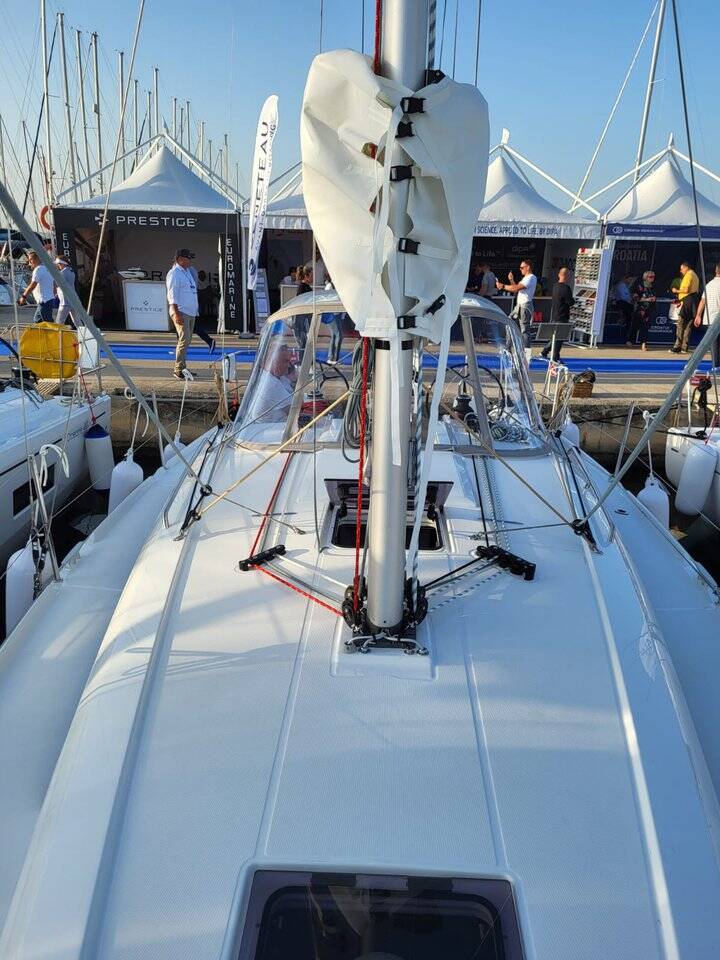 Oceanis 34.1 Sailing Spirit