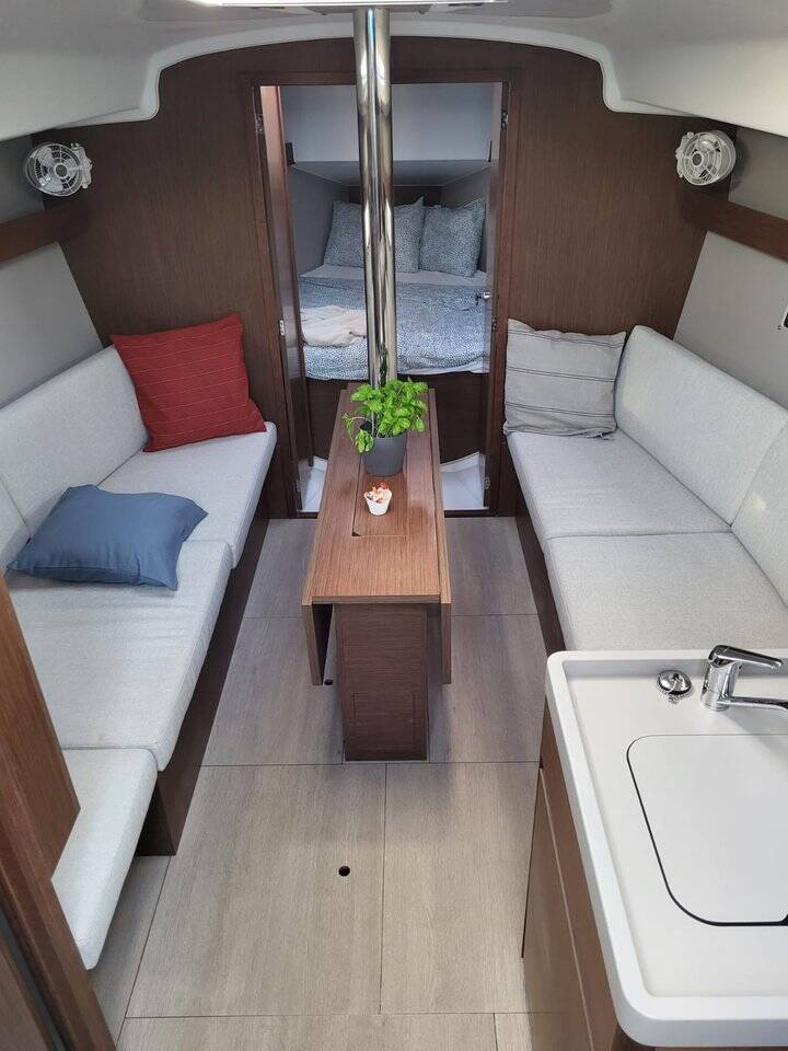 Oceanis 34.1 Sailing Spirit