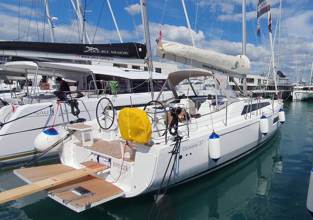 Oceanis 37.1 Breeze