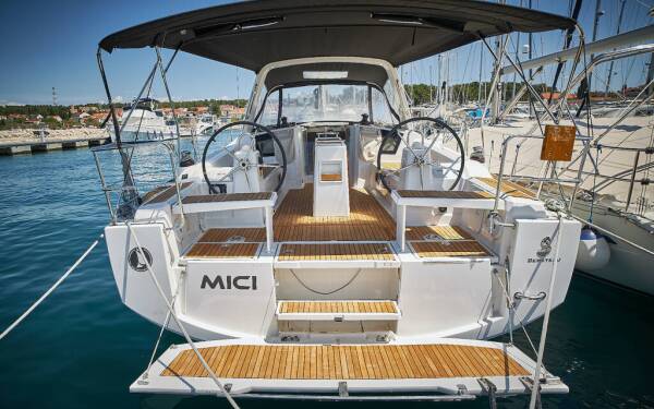 Oceanis 38.1 Mici