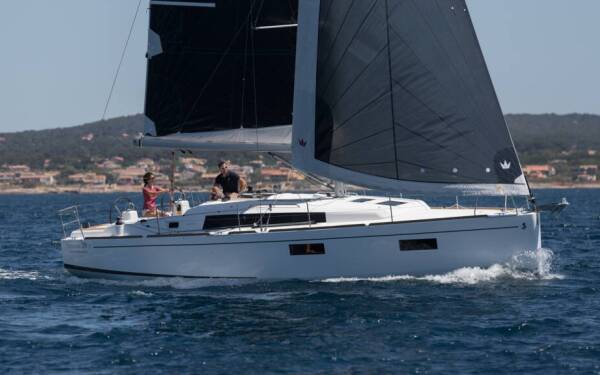 Oceanis 38.1 Maja